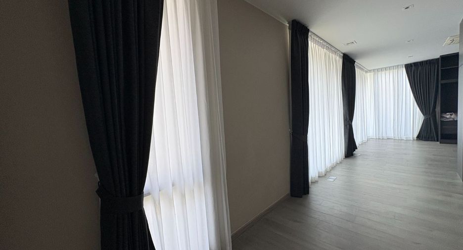 Haus zum Kauf mit 6 Zimmer in Huai Khwang, Bangkok