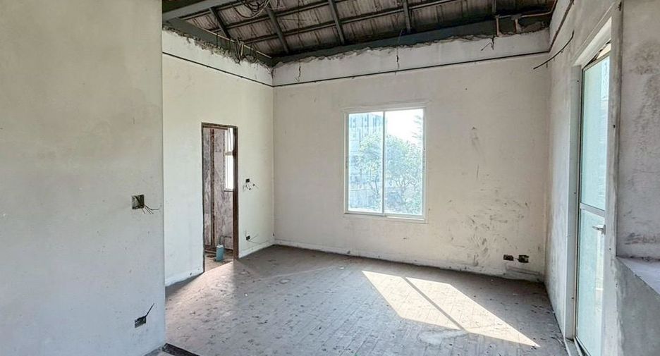 For sale 3 bedrooms house in Lak Si, Bangkok