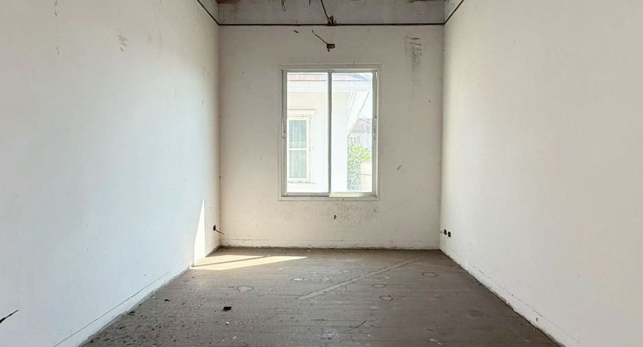 For sale 3 bedrooms house in Lak Si, Bangkok