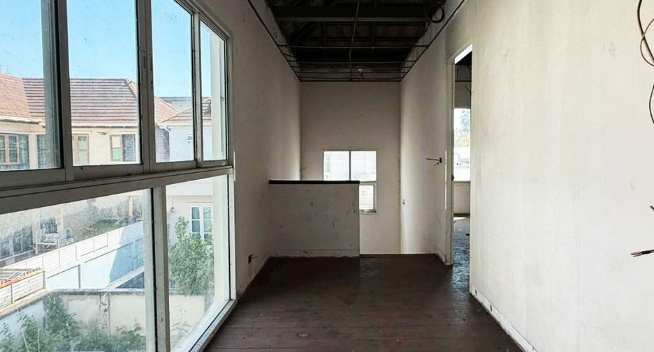 For sale 3 bedrooms house in Lak Si, Bangkok