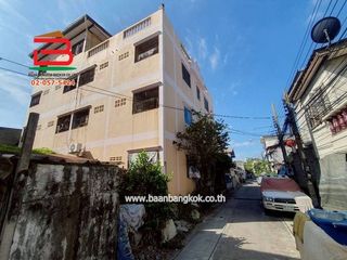For sale 25 bedrooms retail Space in Phra Khanong, Bangkok