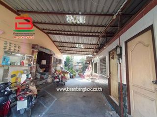 For sale 25 bedrooms retail Space in Phra Khanong, Bangkok