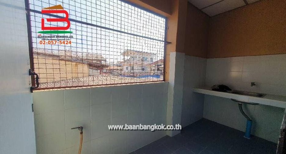 For sale 25 bedrooms retail Space in Phra Khanong, Bangkok