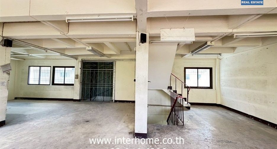 For sale retail Space in Bangkok Noi, Bangkok