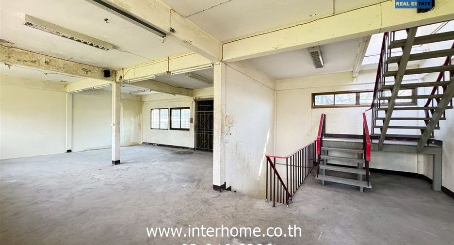 For sale retail Space in Bangkok Noi, Bangkok