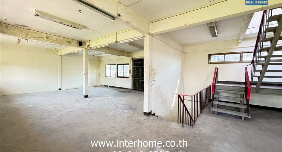 For sale retail Space in Bangkok Noi, Bangkok