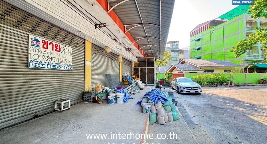 For sale retail Space in Bangkok Noi, Bangkok
