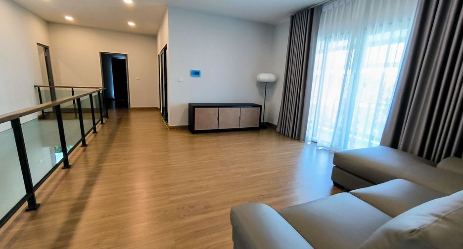Casa en venta de 5 habitaciones en Bang Phli, Samut Prakan