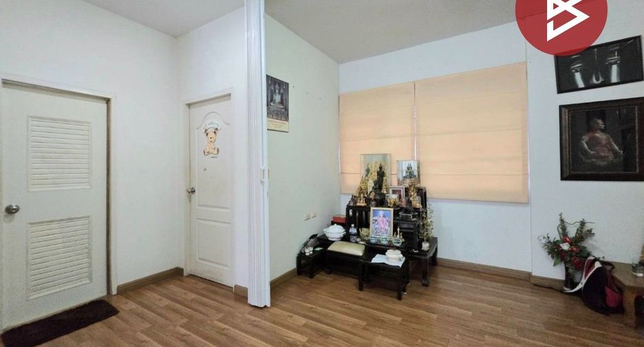 For sale 4 bedrooms house in Mueang Samut Prakan, Samut Prakan