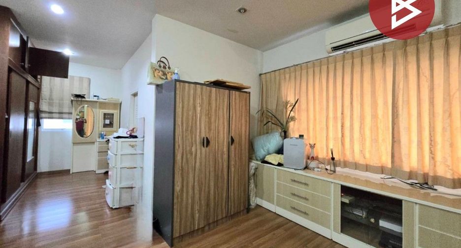 For sale 4 bedrooms house in Mueang Samut Prakan, Samut Prakan