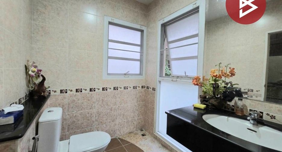For sale 4 bedrooms house in Mueang Samut Prakan, Samut Prakan