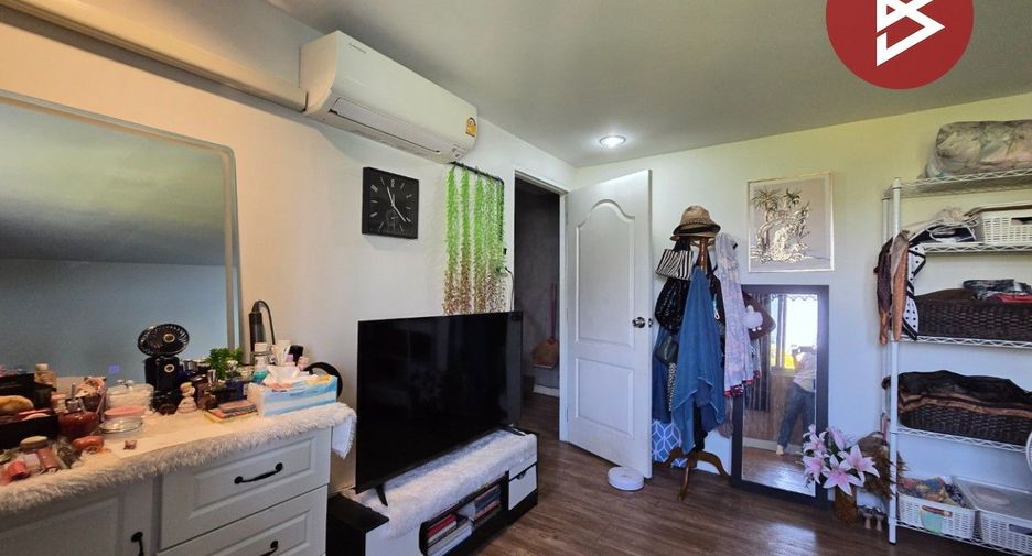 For sale 4 bedrooms townhouse in Lat Phrao, Bangkok