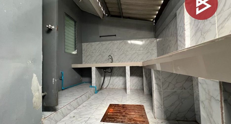Casa adosada en venta de 2 habitaciones en Kamphaeng Saen, Nakhon Pathom