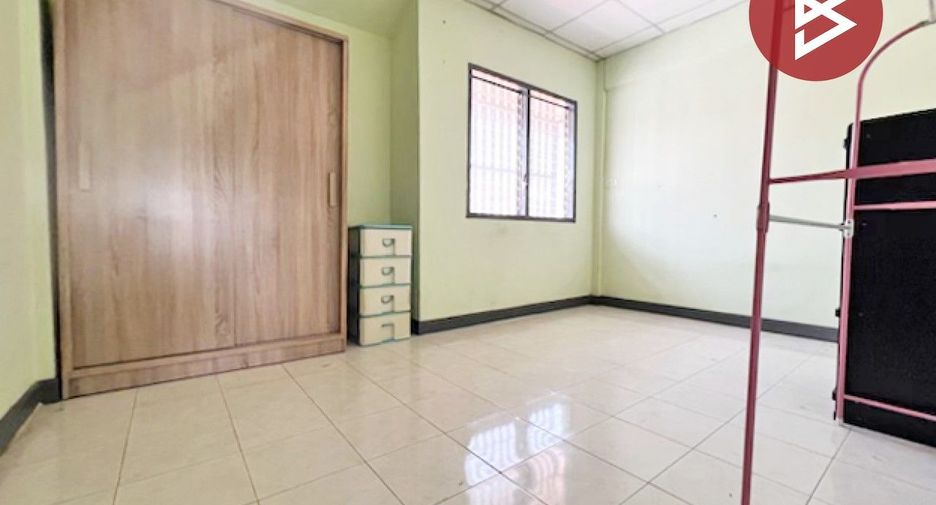 Casa adosada en venta de 2 habitaciones en Kamphaeng Saen, Nakhon Pathom
