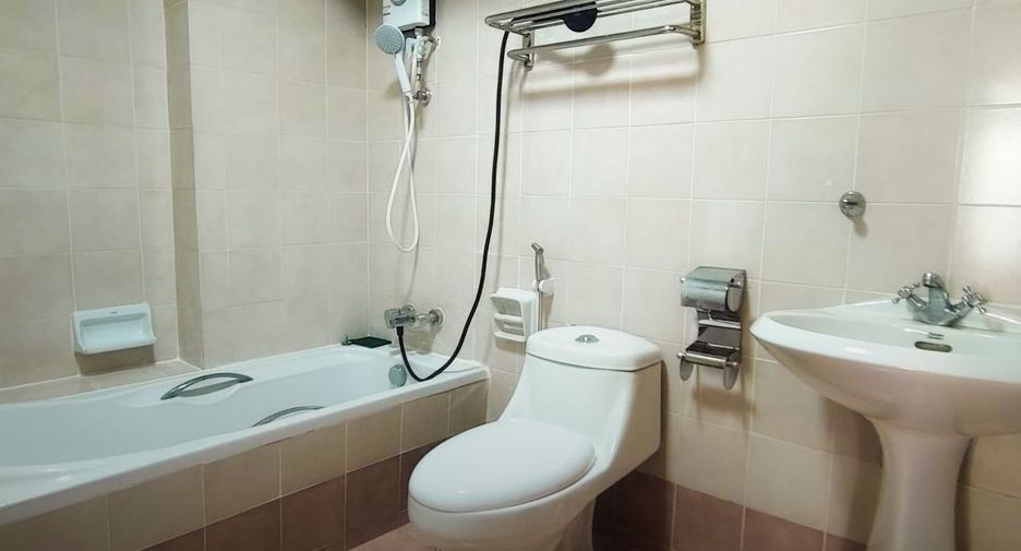 For sale 1 bed condo in Suan Luang, Bangkok