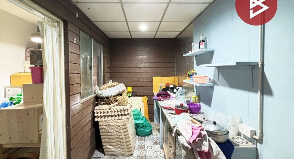 For sale 3 bedrooms townhouse in Lat Krabang, Bangkok