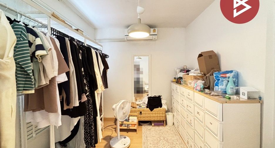 For sale 3 bedrooms townhouse in Lat Krabang, Bangkok