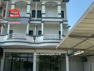 For rent 8 bedrooms retail Space in Sai Mai, Bangkok