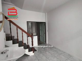 For rent 8 bedrooms retail Space in Sai Mai, Bangkok