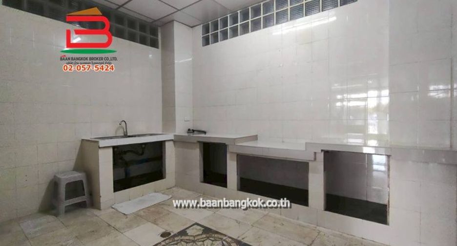 For rent 8 bedrooms retail Space in Sai Mai, Bangkok