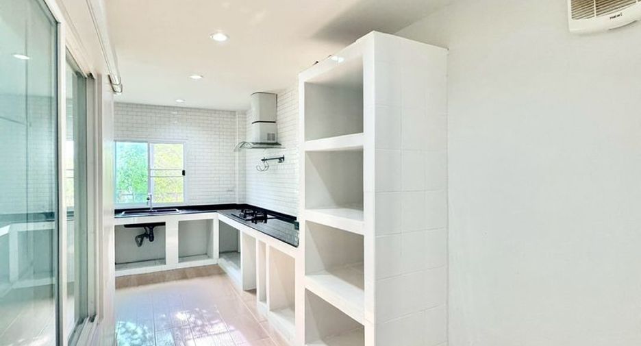 出售 4 卧室 独立屋 在 Mueang Chon Buri, Chon Buri