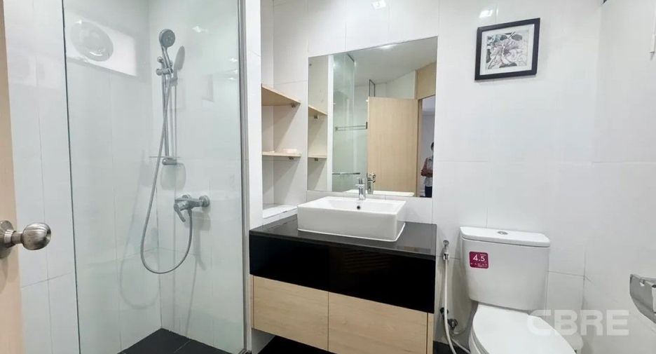 For sale 3 bedrooms condo in Khlong Toei, Bangkok