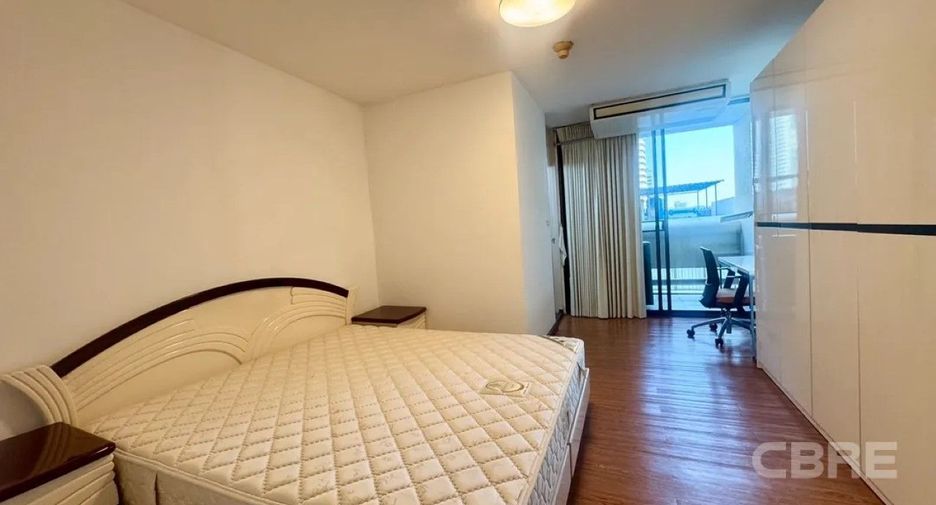 For sale 3 bedrooms condo in Khlong Toei, Bangkok