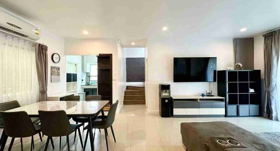 Casa en venta y en alquiler de 5 habitaciones en Mueang Phuket, Phuket
