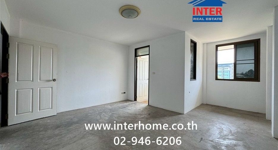 For sale 3 bedrooms retail Space in Bang Sue, Bangkok