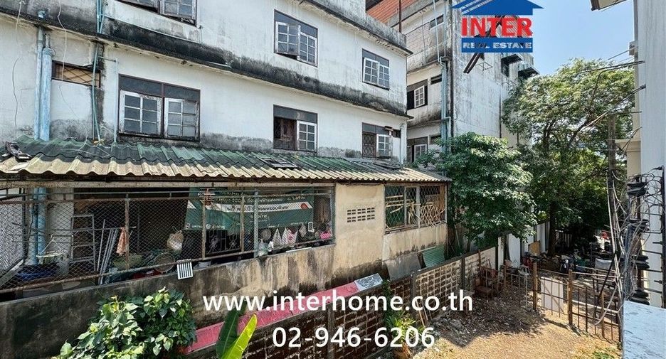 For sale 3 bedrooms retail Space in Bang Sue, Bangkok