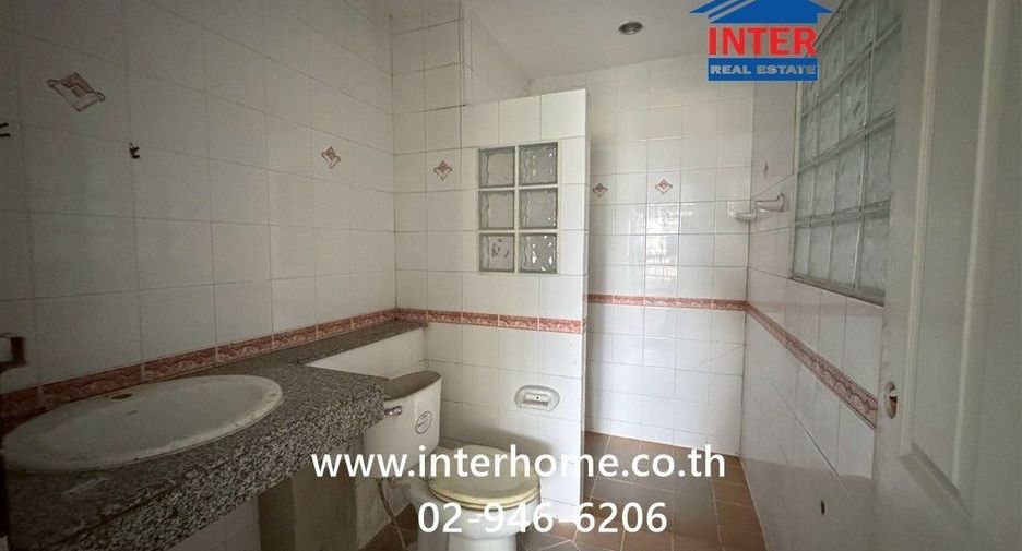 For sale 3 bedrooms retail Space in Bang Sue, Bangkok