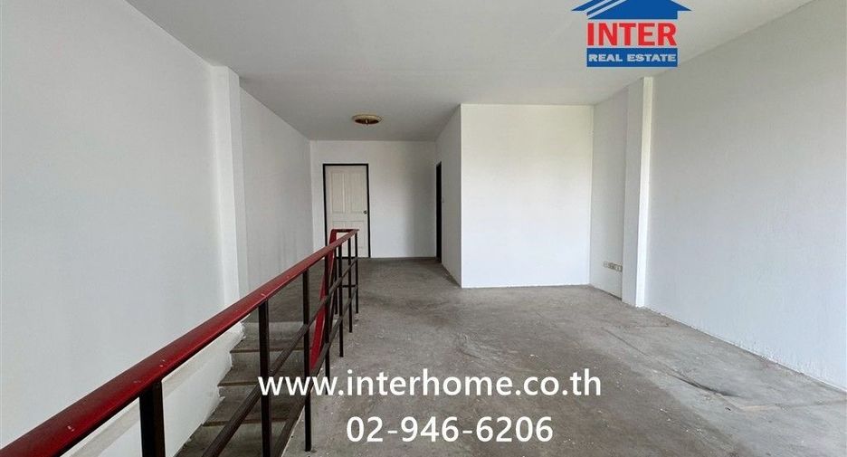 For sale 3 bedrooms retail Space in Bang Sue, Bangkok