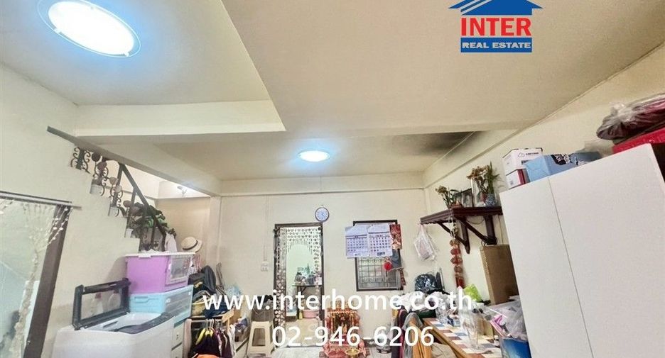 For sale 2 ベッドルーム townhouse in Chom Thong, Bangkok