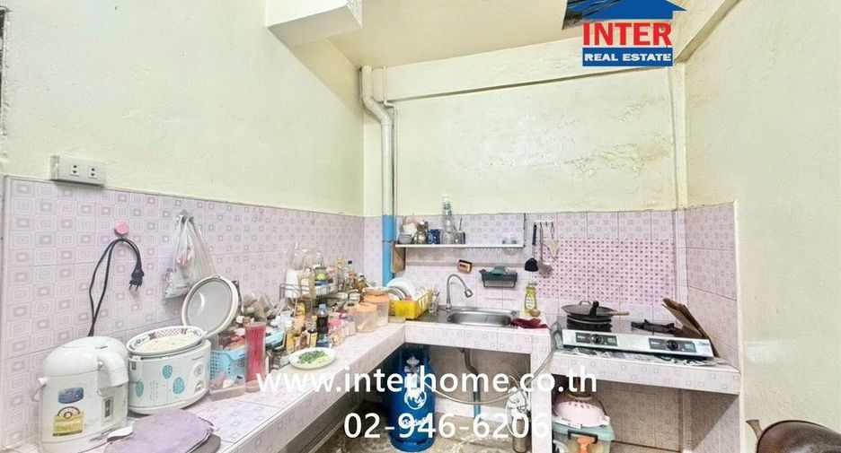 For sale 2 ベッドルーム townhouse in Chom Thong, Bangkok