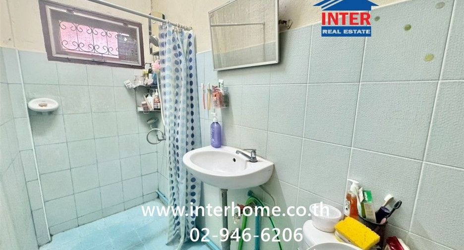 For sale 2 ベッドルーム townhouse in Chom Thong, Bangkok