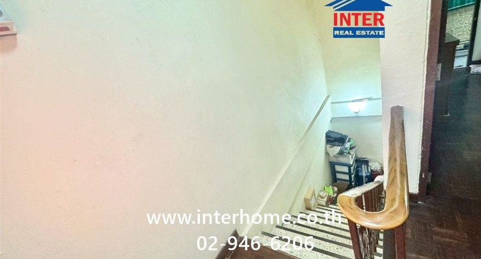 For sale 2 ベッドルーム townhouse in Chom Thong, Bangkok