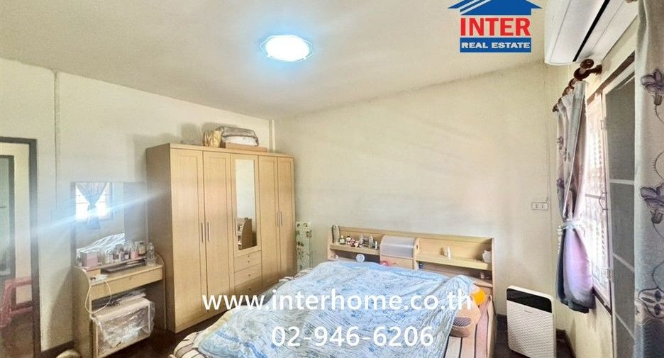 For sale 2 ベッドルーム townhouse in Chom Thong, Bangkok