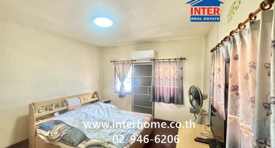 For sale 2 ベッドルーム townhouse in Chom Thong, Bangkok