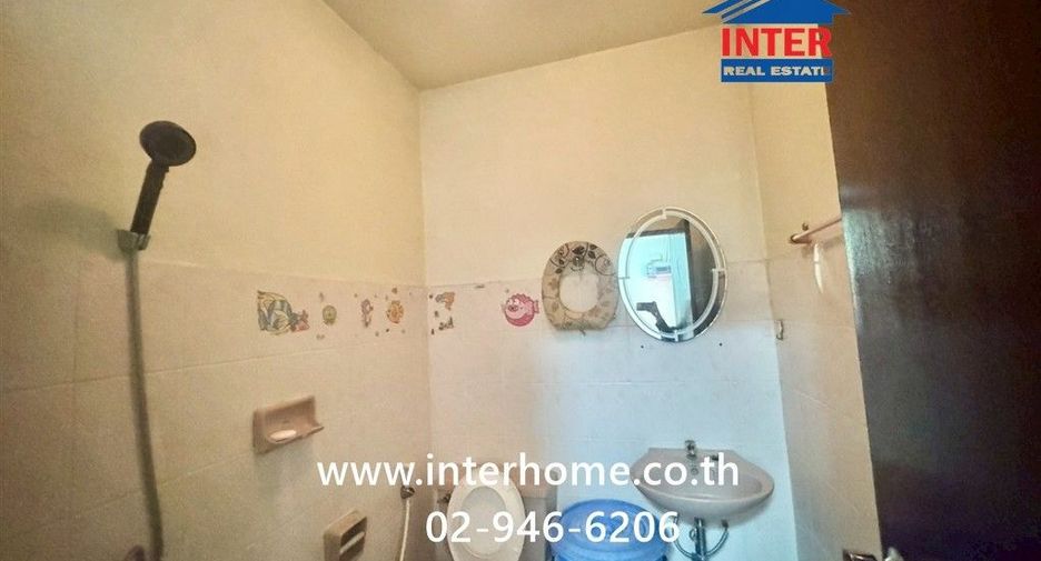 For sale 2 ベッドルーム townhouse in Chom Thong, Bangkok