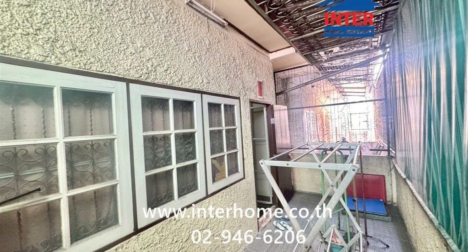 For sale 2 ベッドルーム townhouse in Chom Thong, Bangkok