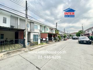 Casa adosada en venta de 3 habitaciones en Bang Khae, Bangkok