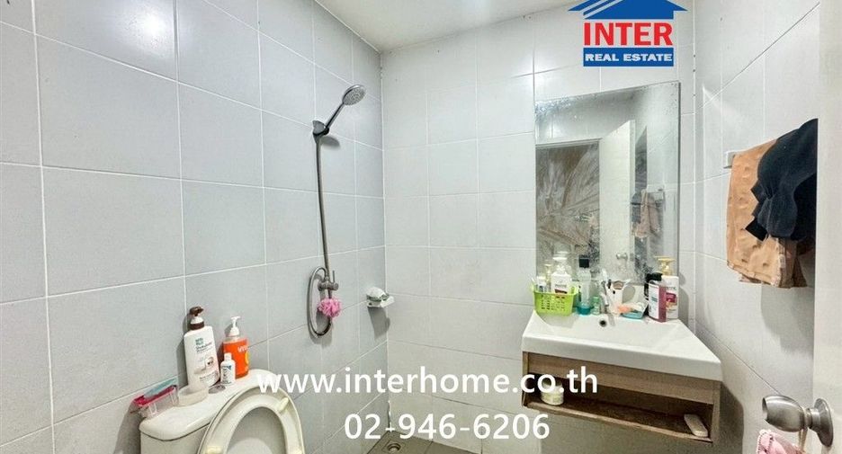 For sale 3 bedrooms townhouse in Bang Khae, Bangkok
