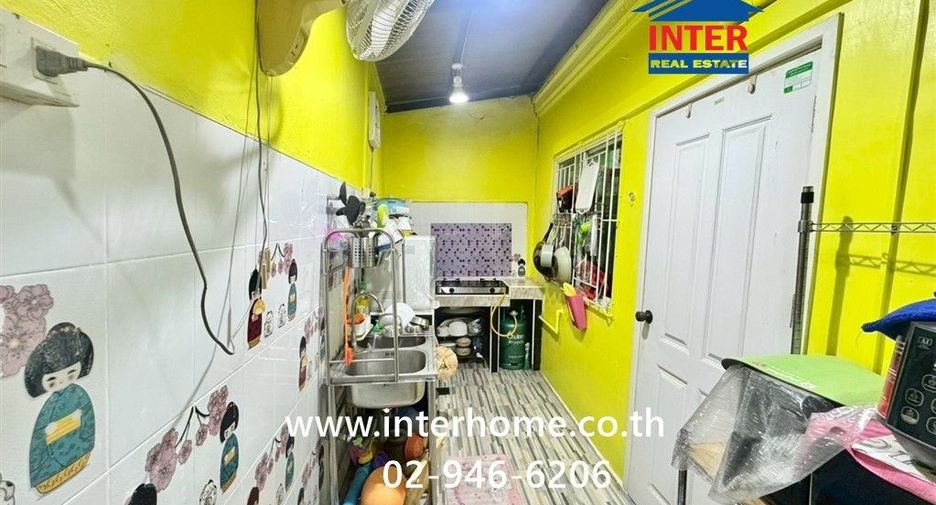 For sale 3 ベッドルーム townhouse in Bang Khun Thian, Bangkok
