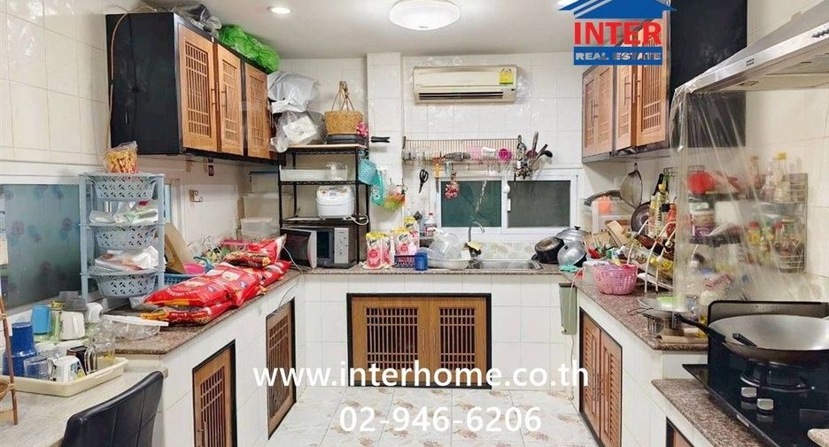 Haus zum Kauf mit 4 Zimmer in Min Buri, Bangkok