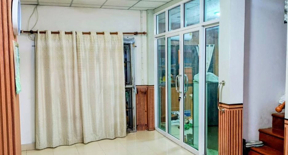 Reihenhaus zum Kauf mit 3 Zimmer in Nong Khaem, Bangkok