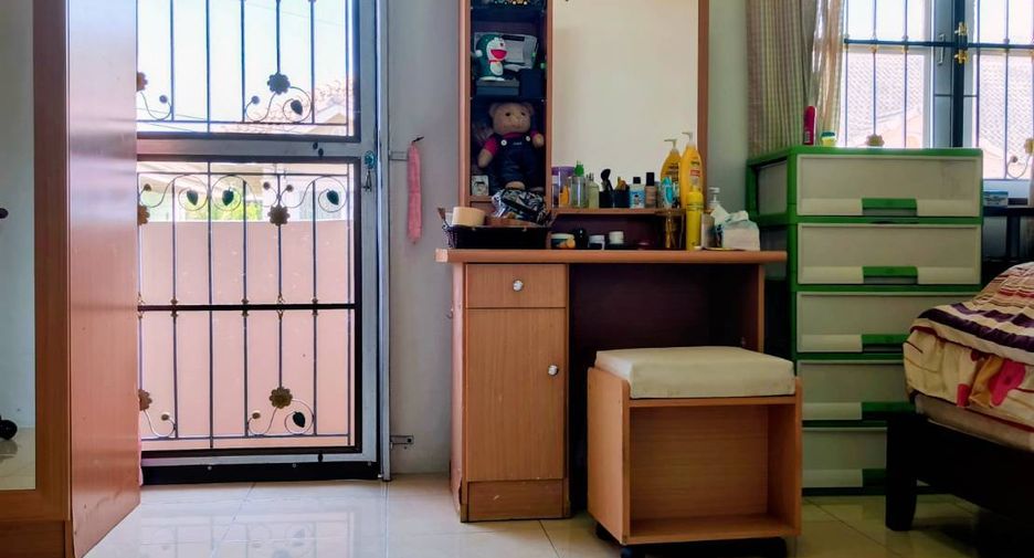 Reihenhaus zum Kauf mit 3 Zimmer in Nong Khaem, Bangkok