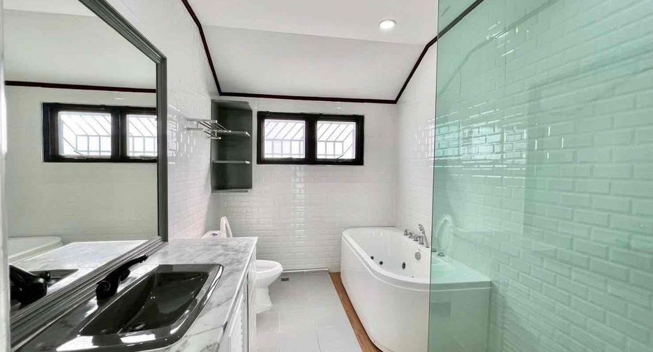 Villa en alquiler de 3 habitaciones en East Pattaya, Pattaya