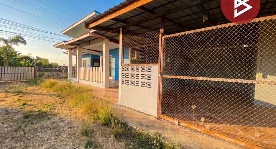 For sale 3 bedrooms house in Kumphawapi, Udon Thani
