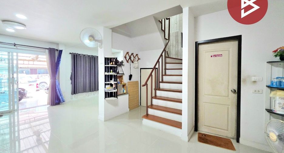 Casa adosada en venta de 3 habitaciones en Prawet, Bangkok