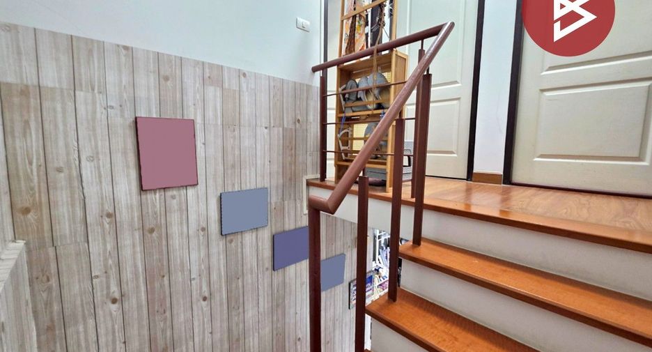 Casa adosada en venta de 3 habitaciones en Prawet, Bangkok